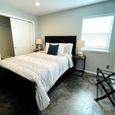 Evie'S Campus-Close 2 Bedroom Luxury Oklahoma City Bagian luar foto