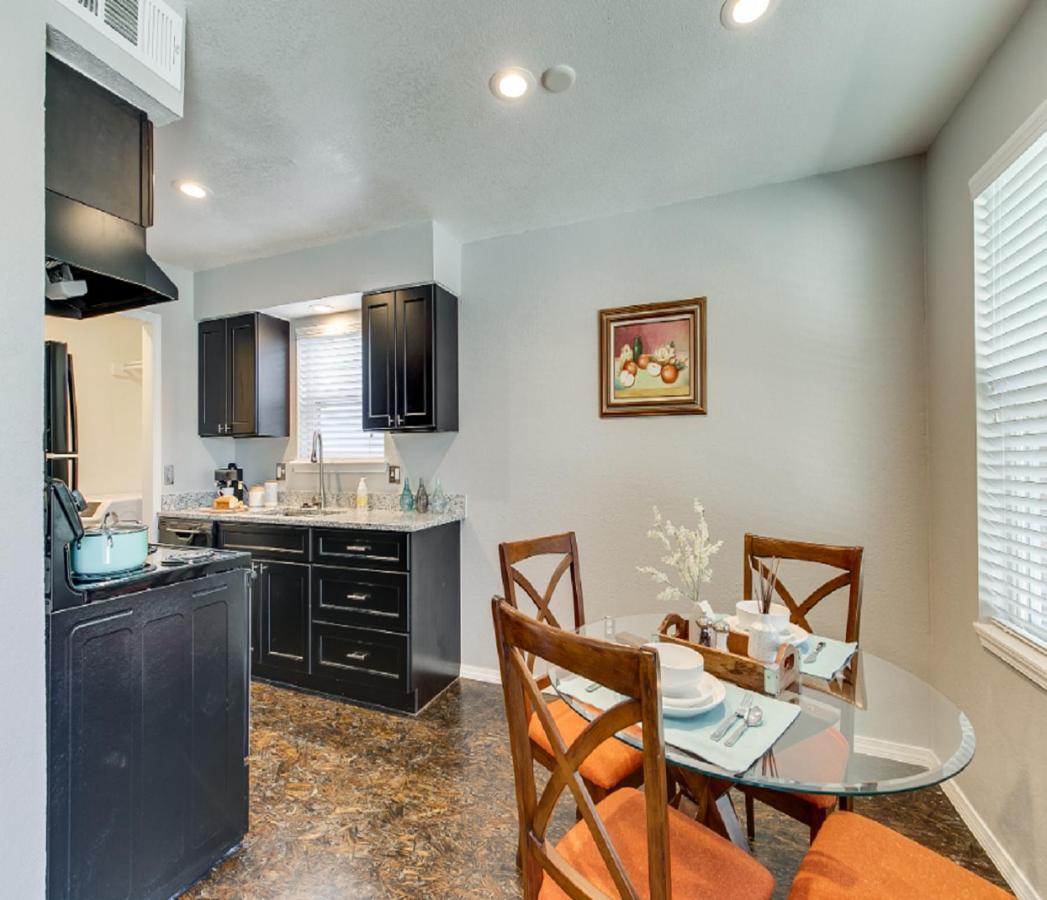 Evie'S Campus-Close 2 Bedroom Luxury Oklahoma City Bagian luar foto