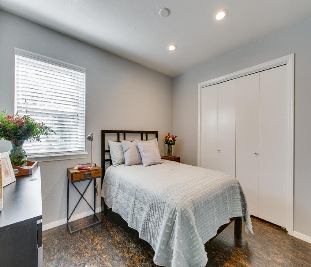 Evie'S Campus-Close 2 Bedroom Luxury Oklahoma City Bagian luar foto