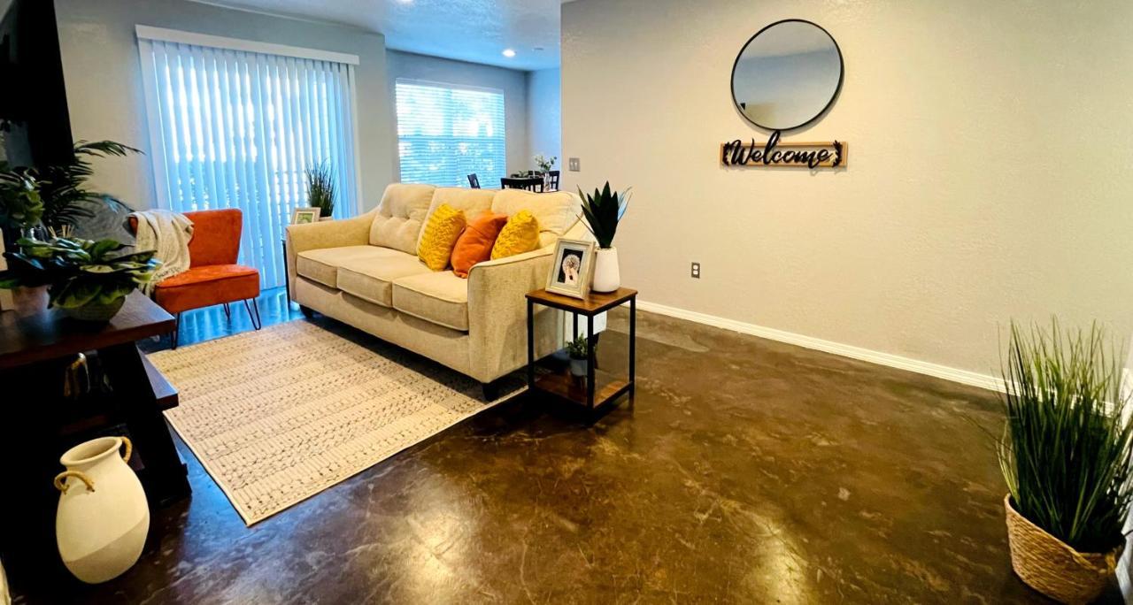 Evie'S Campus-Close 2 Bedroom Luxury Oklahoma City Bagian luar foto