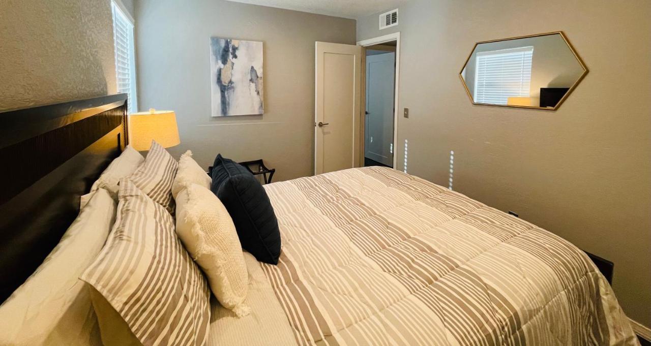 Evie'S Campus-Close 2 Bedroom Luxury Oklahoma City Bagian luar foto
